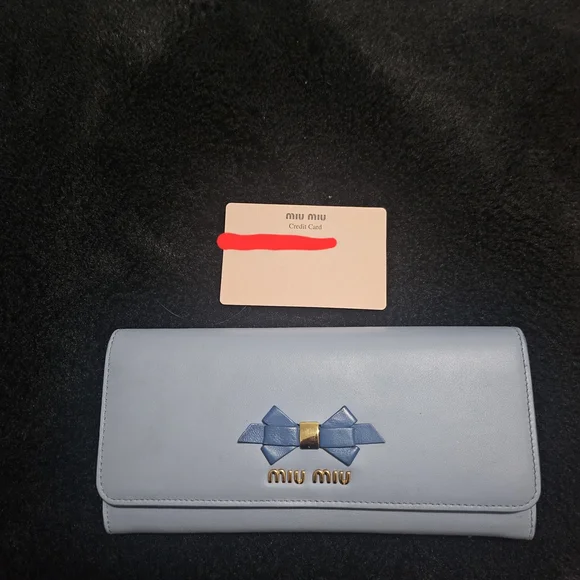 Miu Miu Blue Leather Wallet with Gold Details - Picture 4 of 8